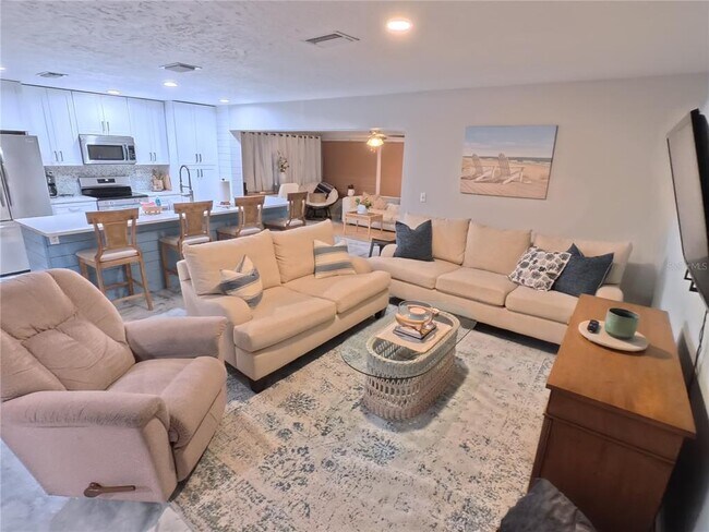 Building Photo - 6107 9th Ave W