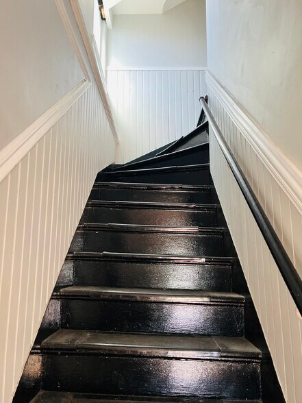 Building Photo - 2318 W 19th St