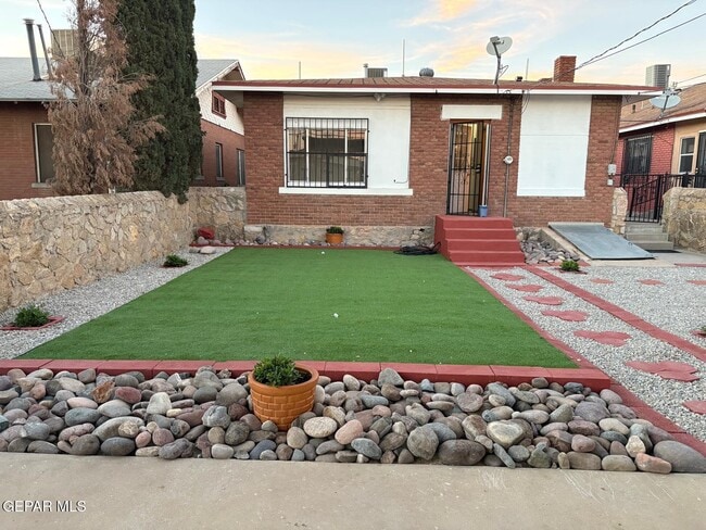 Building Photo - 3418 Pershing Dr