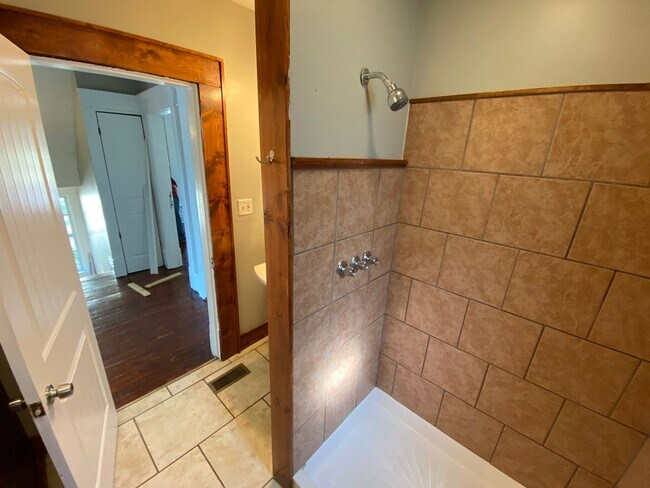 Building Photo - OSU Central Campus Single Family Home! W/ ...