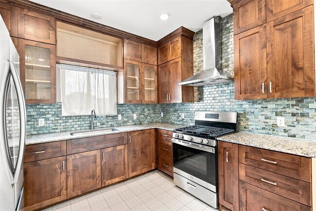 Building Photo - 600 Highland Ranch Way