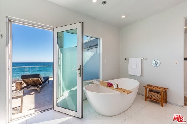 Building Photo - 26050 CA-1