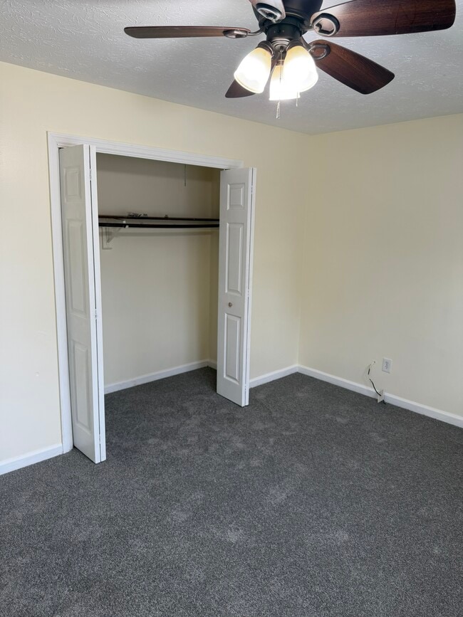 Building Photo - 557 Whitehall Ln