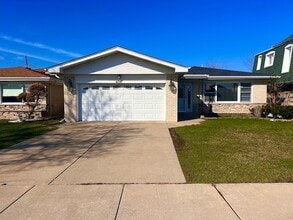 Building Photo - 4716 Thatcher Ave