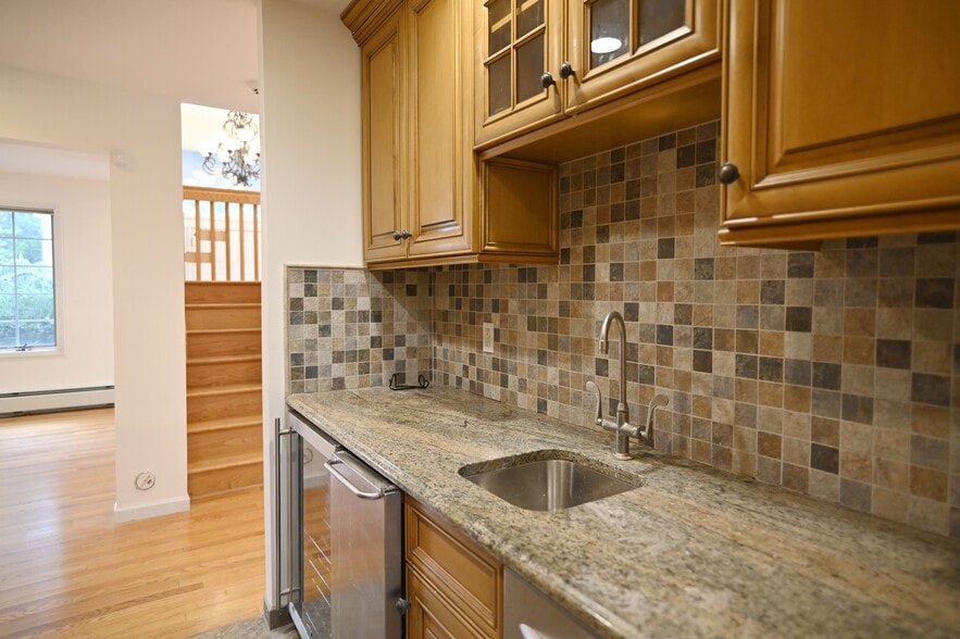 Building Photo - 1033 Harvard Pl