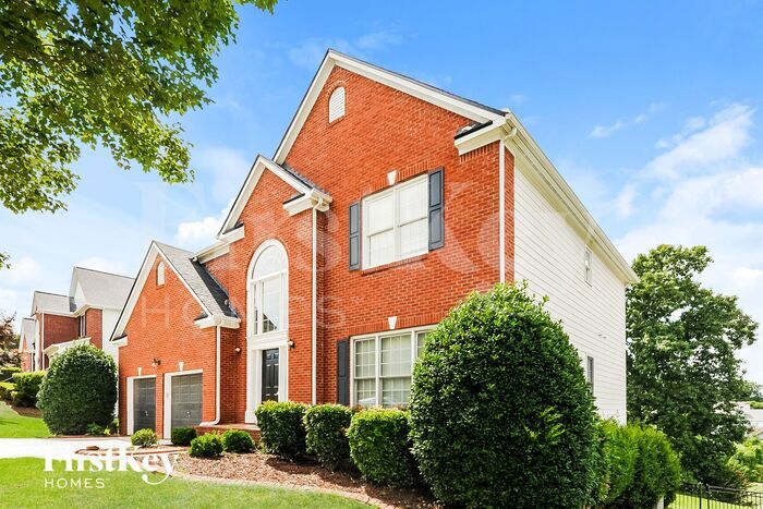 Building Photo - 2636-2633 3 Wood Dr
