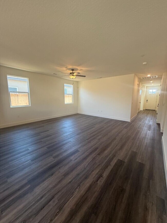 Building Photo - 7006 W Grove Ave