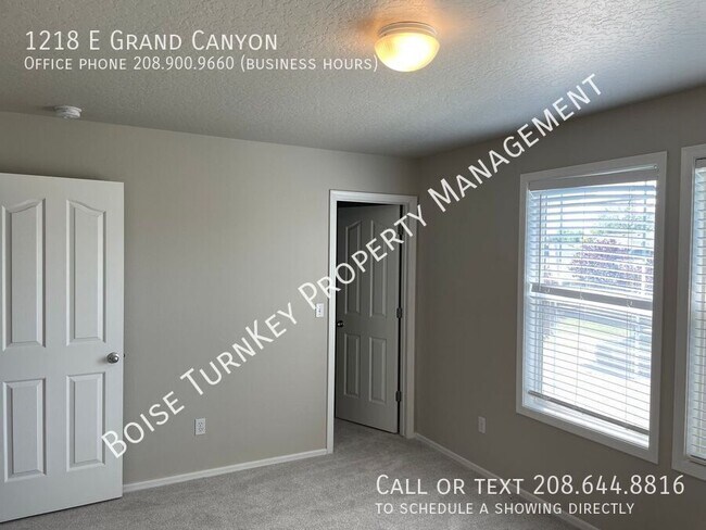 Building Photo - 1218 E Grand Canyon St