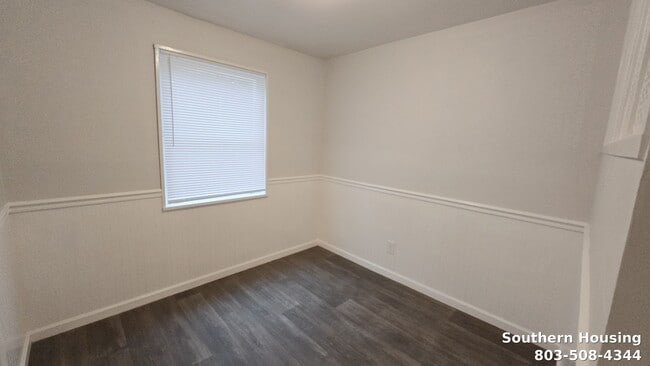 Building Photo - 775 Sommer St NE