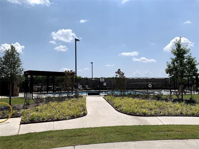 Building Photo - 513 Peel St