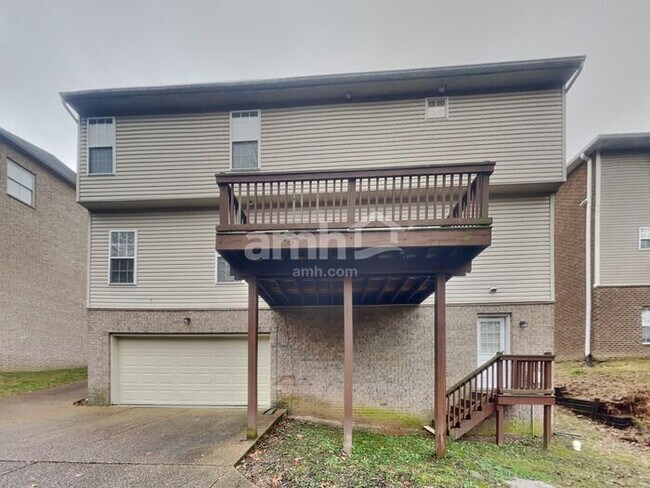 Building Photo - 7028 Oak Brook Terrace
