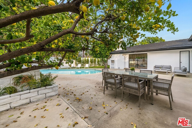 Building Photo - 16517 Hartsook St