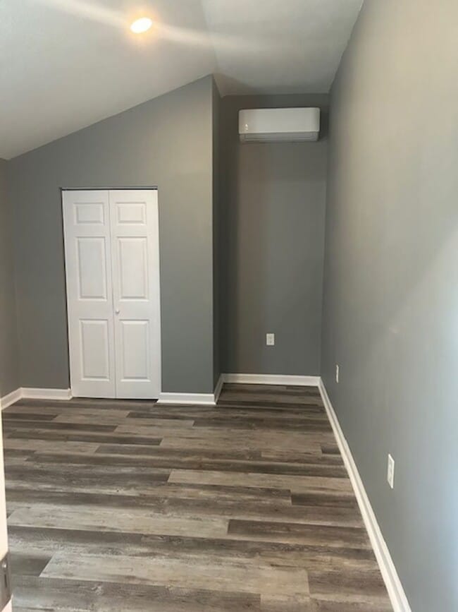 Building Photo - Single Floor Living!
