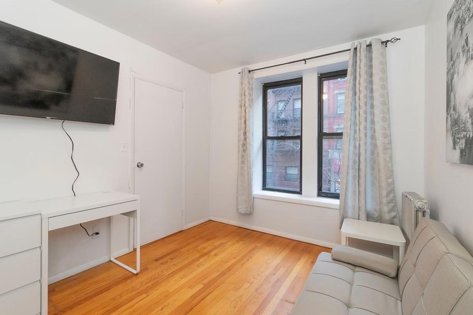 Building Photo - 304e E 95th St