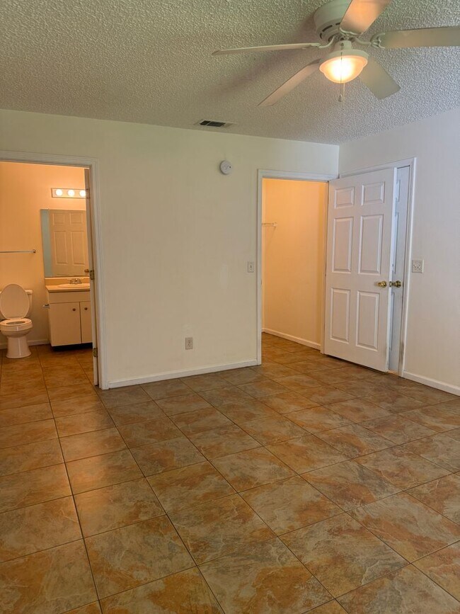 Building Photo - 151 Winter Chase Ln