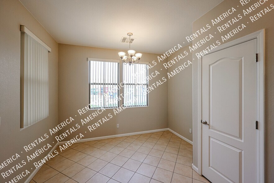 Building Photo - 2218 N 135th Dr