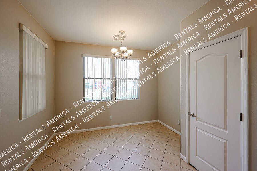 Building Photo - 2218 N 135th Dr