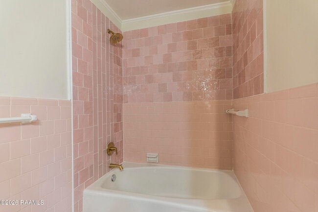 Building Photo - 1401 E Bayou Pkwy