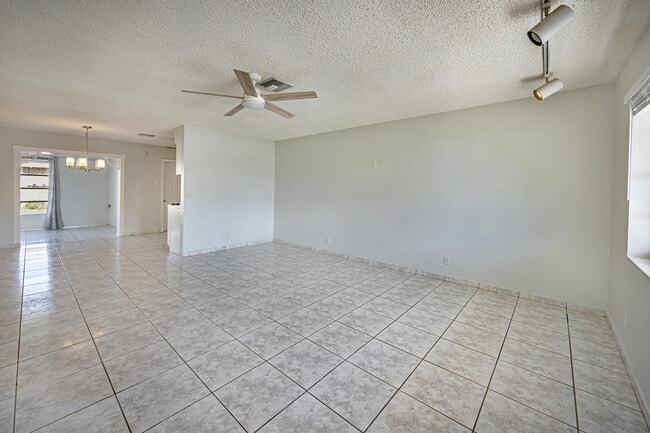 Building Photo - 2734 Ponce De Leon Blvd