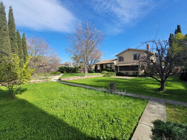 Building Photo - 3552 Larchmont Ct