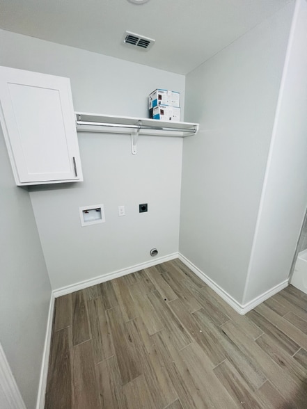 Building Photo - 1810 Atrium Pl Dr