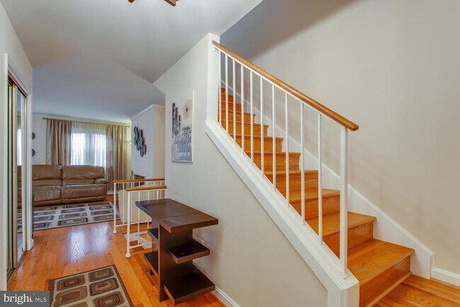 Building Photo - 6063 Hardwick Pl