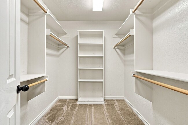 Building Photo - 7030 Pecan Creek Cir