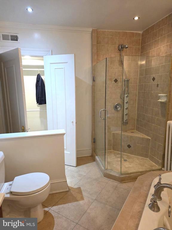 Building Photo - 1513 Van Buren St NW