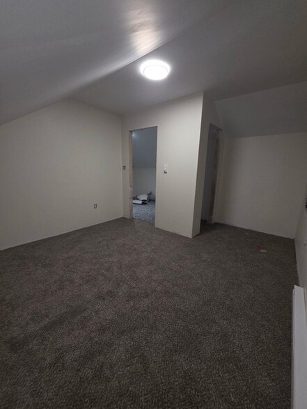 Building Photo - 952 South St