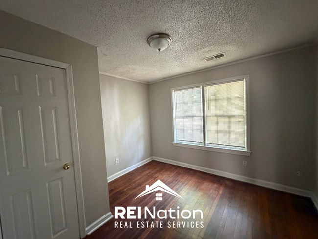 Building Photo - Move-In Ready 3 Bedroom Home on Spottswood - Large Fenced Backyard
