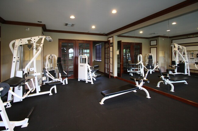 Building Photo - 2BD/2BA Dual Masters Condo w/ Lake Views!   *1st Floor & Gated Community*