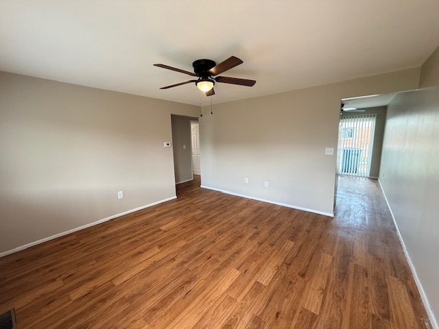 Building Photo - 5482-5482 Bellefontaine Rd