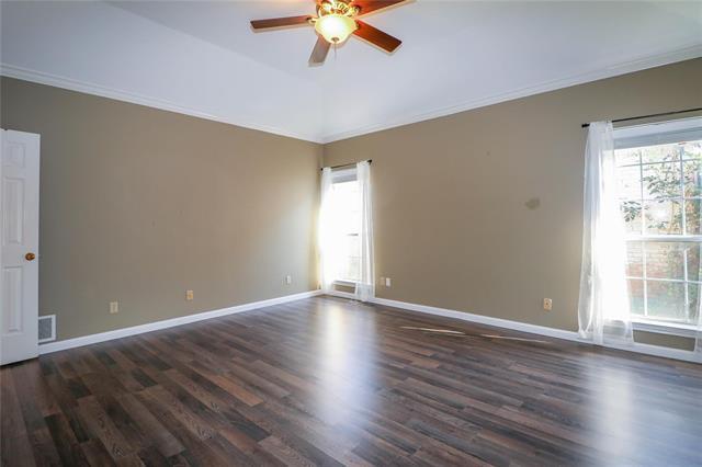 Building Photo - 800 Sundance Cir