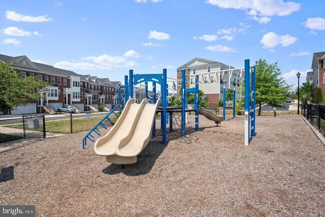Building Photo - 42816 Lauder Terrace