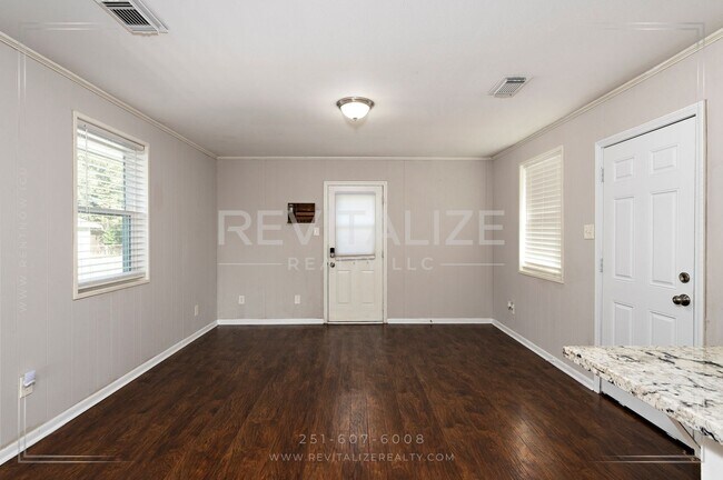 Building Photo - Beautifully Updated 4-Bedroom Home in West Mobile!
