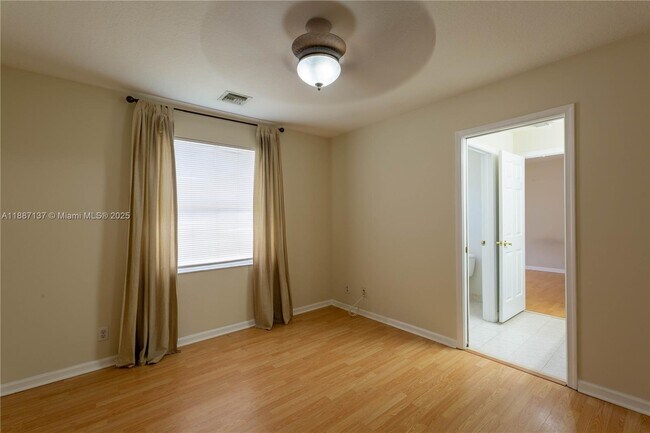 Building Photo - 18520 SW 39th Ct