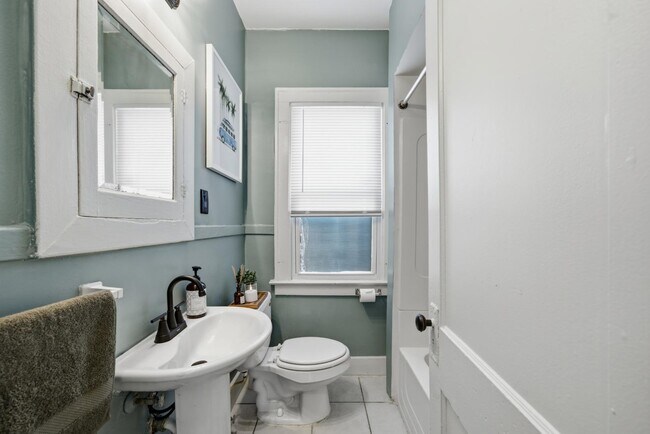 Building Photo - 14601 San Juan Dr