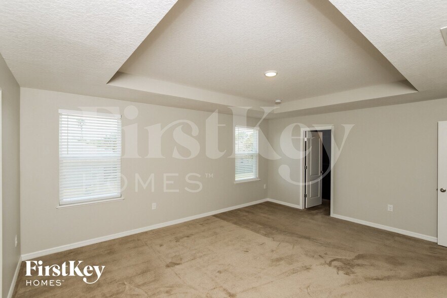 Building Photo - 2124 Paoli Dr NE