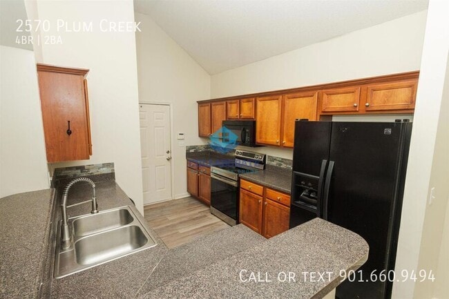 Building Photo - 2570 Plum Creek Dr