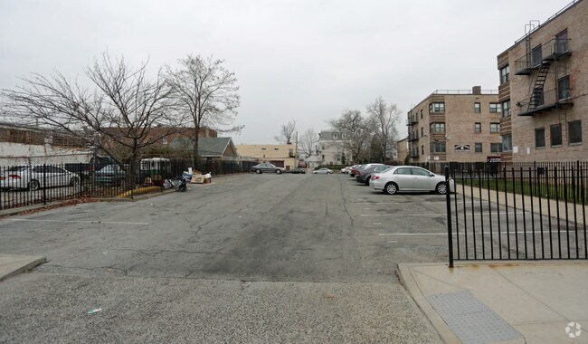 Building Photo - 15 Dunbar St