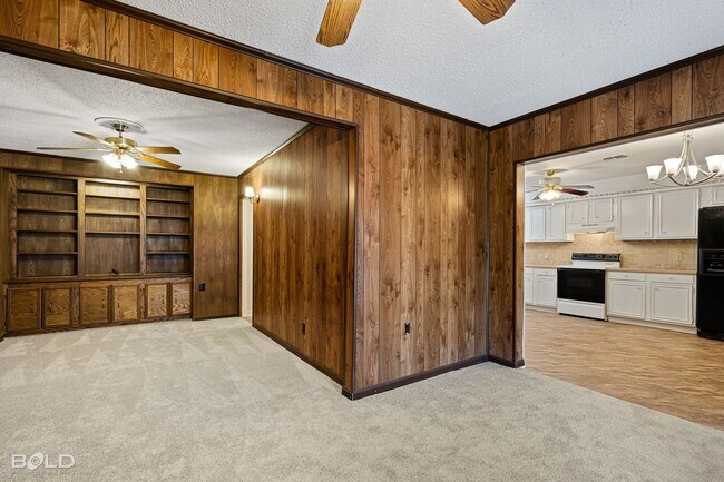 Building Photo - 203 Stratmore Dr