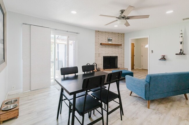 Building Photo - Adorable 3 Bedroom Home