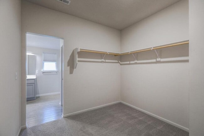 Building Photo - 8004 SE 6th St