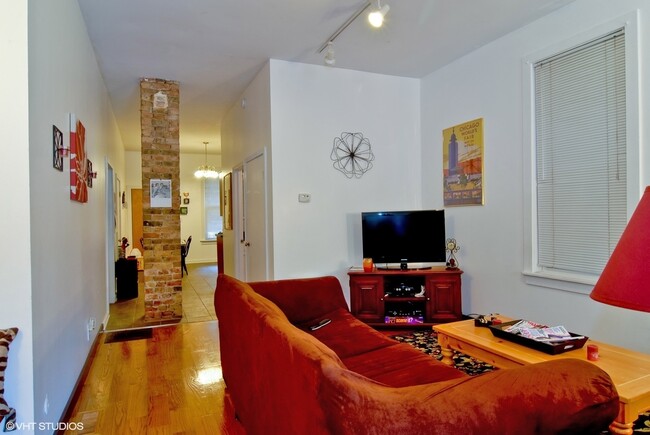 Building Photo - 2643 N Mildred Ave