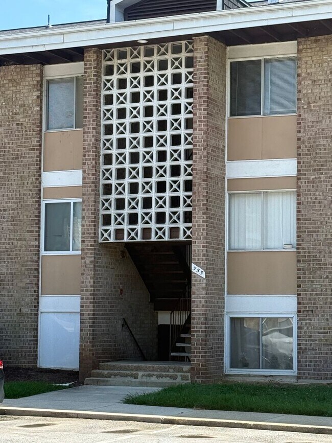 Building Photo - 512 Wilson Bridge Dr