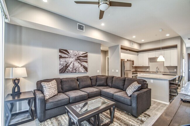 Primary Photo - Furnished 1 bed / 1 bath in a 4 bedroom ap...