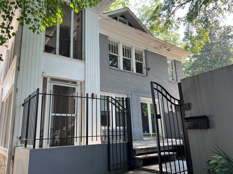 Building Photo - 395 8th St NE