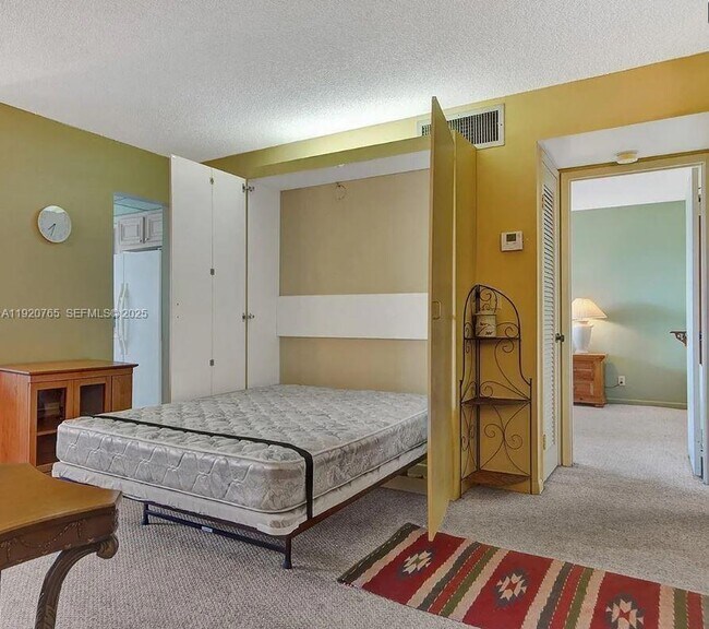 Building Photo - 4047 NW 16th St