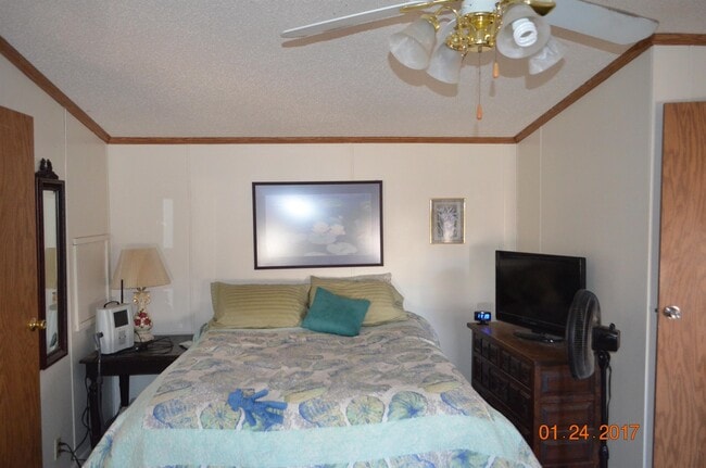 Building Photo - 805 S Weatherford St