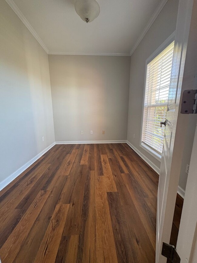 Building Photo - Cotton Creek!!!